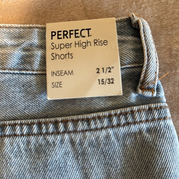 NWT DISTRESSED DENIM - Picture 5 of 8